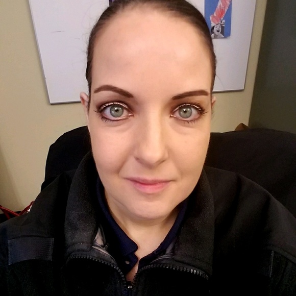 Meet your Posher, Tracy - Picture 1 of 1